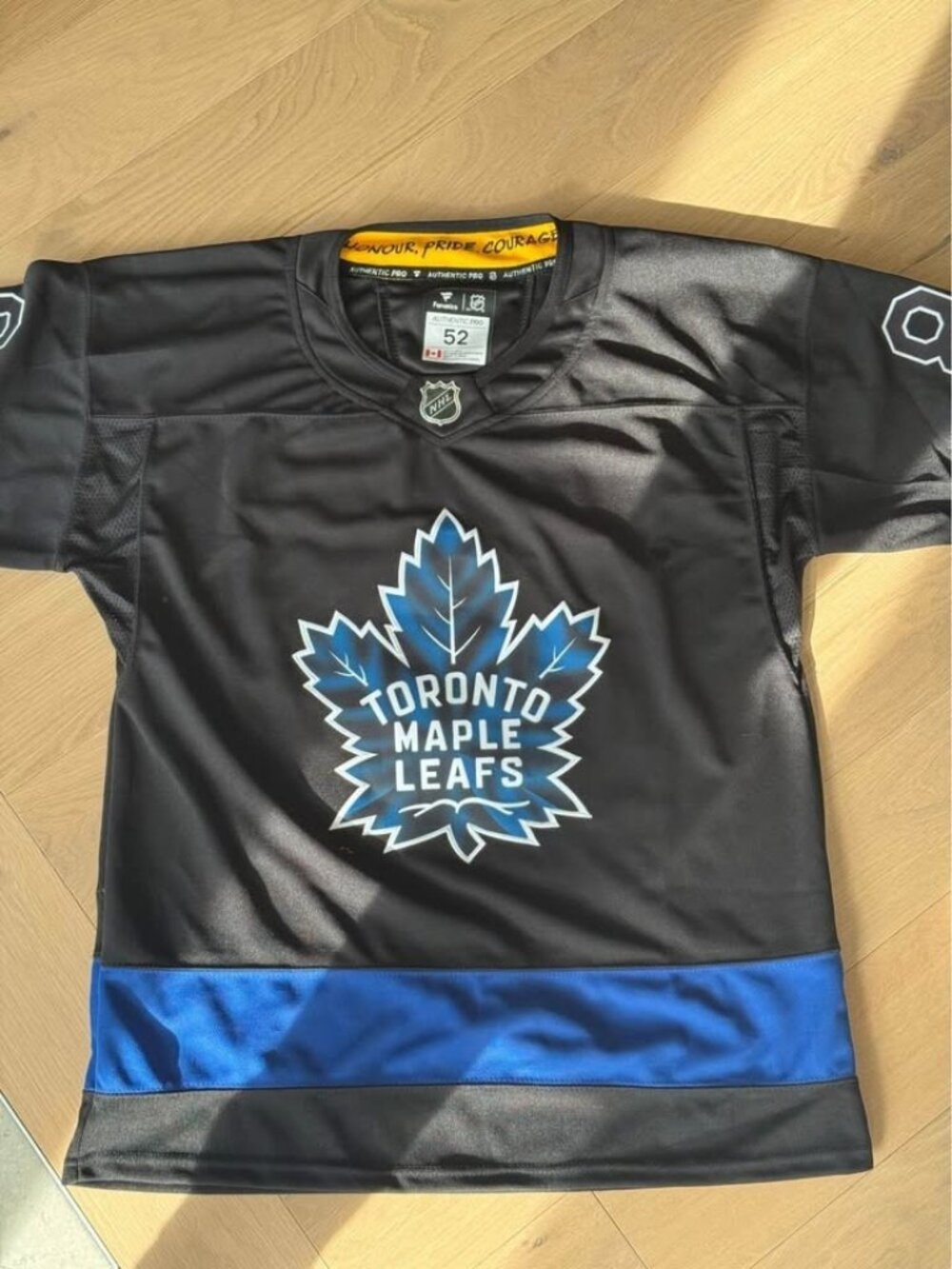 NHL Toronto Maple Leafs Alternate William Nylander #88 Jersey Large Black NWT